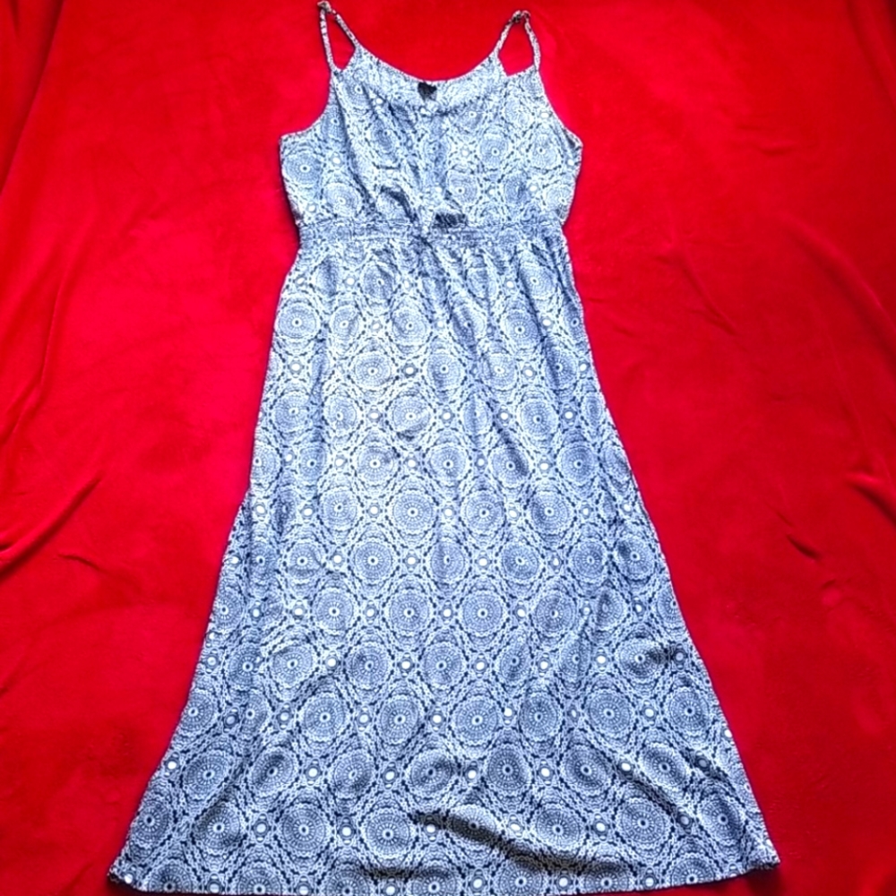 Black and white flowy maxi dress